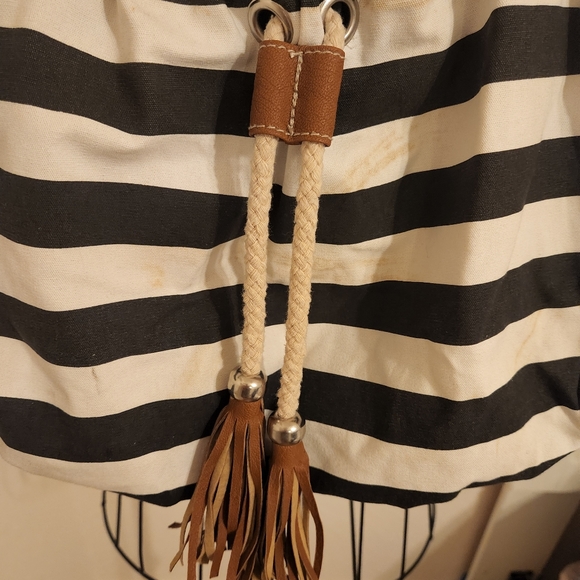 Striped Handbag ⚓️ - Picture 2 of 4